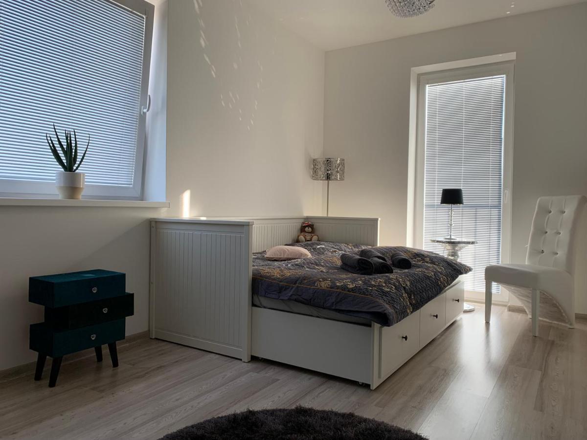 Modern 2 Bed House Near Bratislava With Parking Leilighet Rovinka Eksteriør bilde