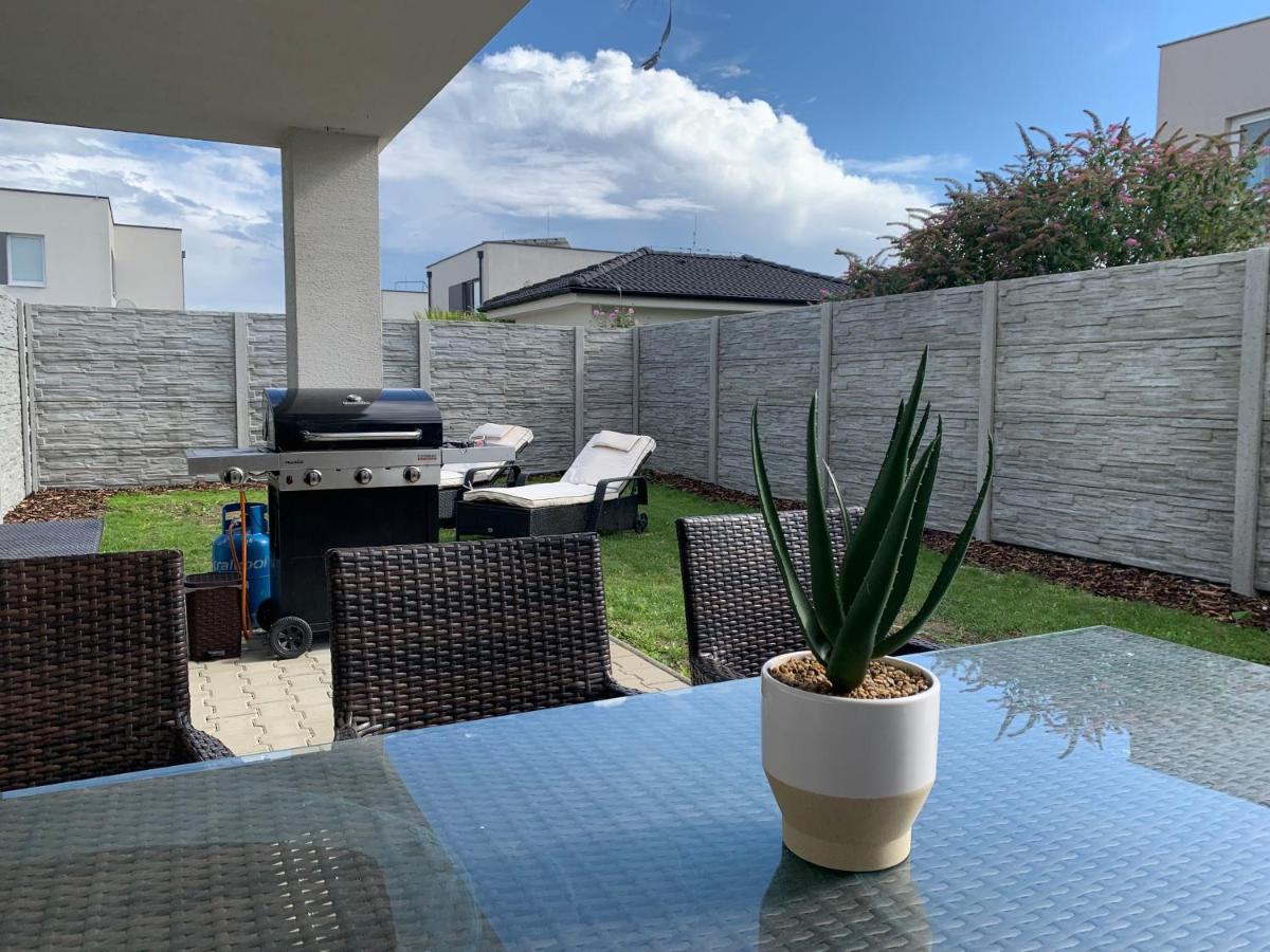 Modern 2 Bed House Near Bratislava With Parking Leilighet Rovinka Eksteriør bilde